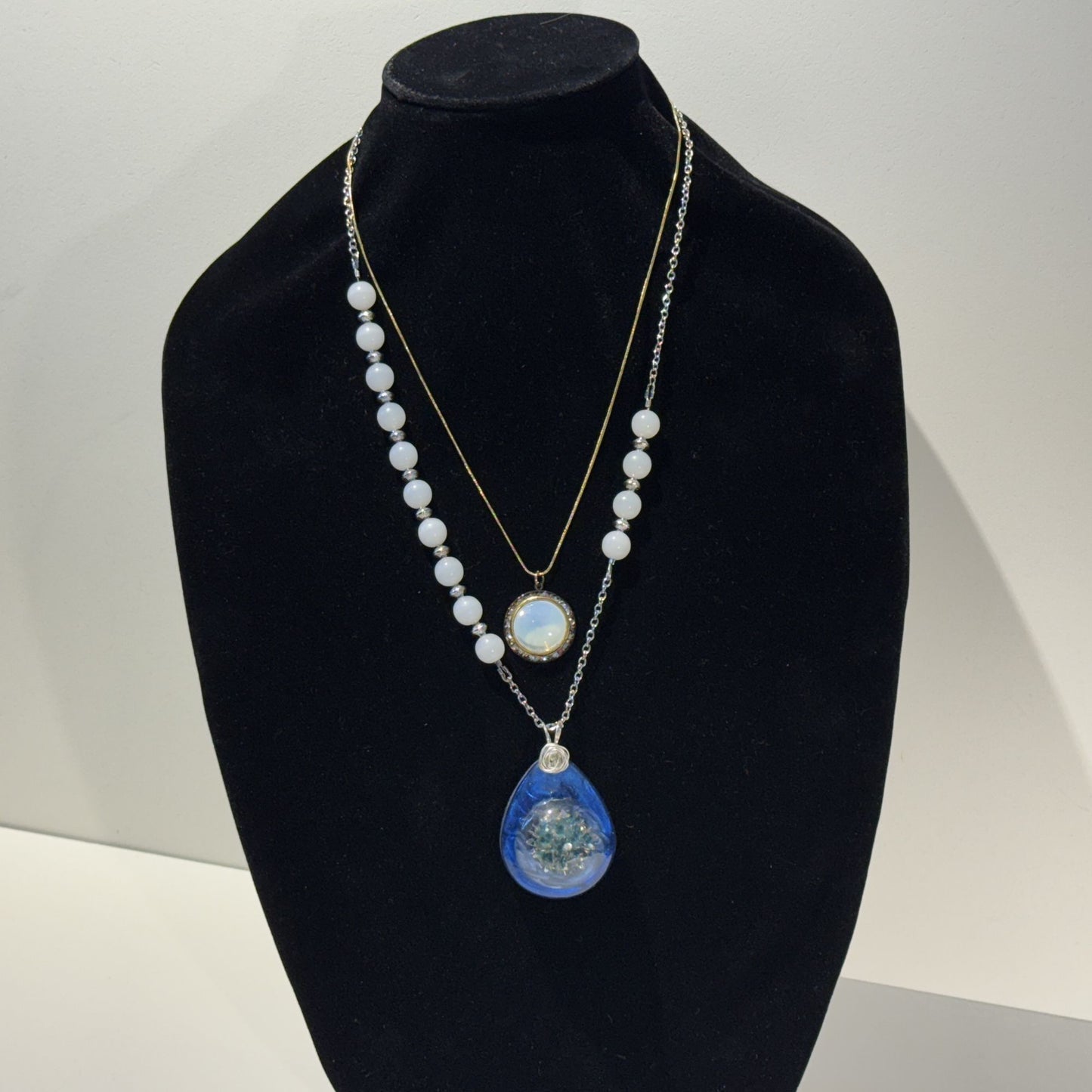 “A duet of shimmer and sophistication” - Mixed metal necklace set