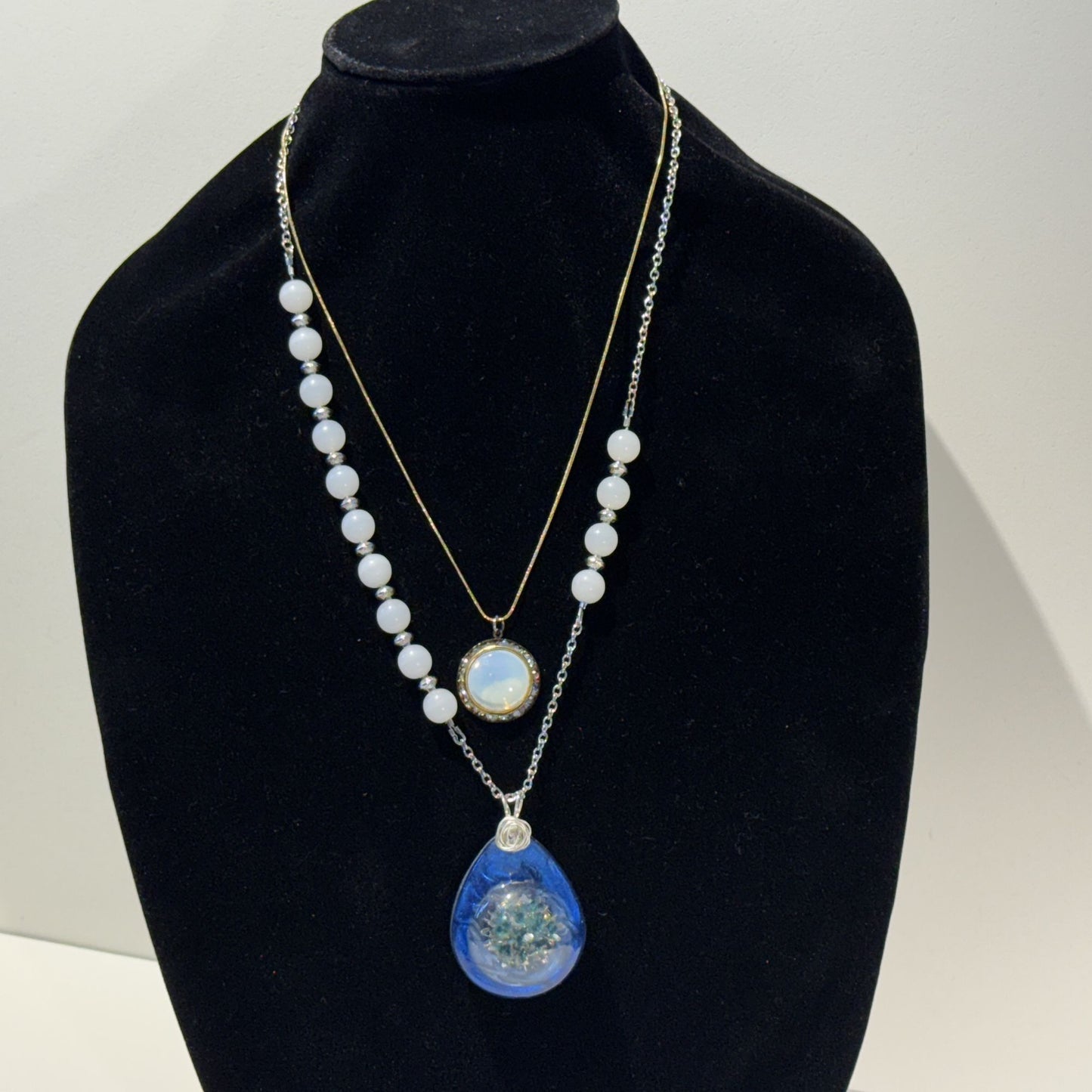 “A duet of shimmer and sophistication” - Mixed metal necklace set