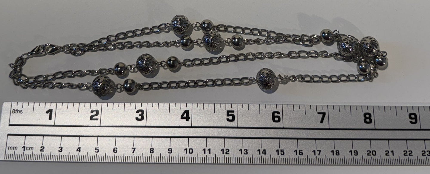“Double the chain, double the impact” - Chunky chain necklace